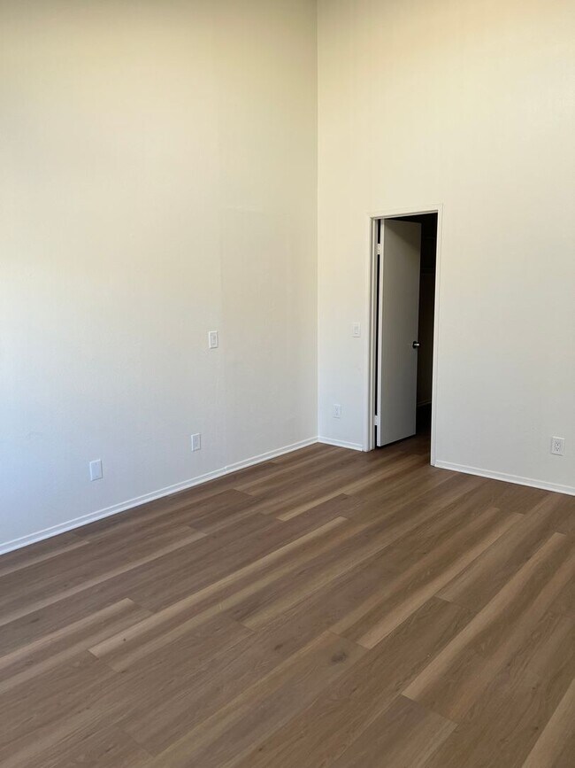 Building Photo - 16621 Dolores Ln