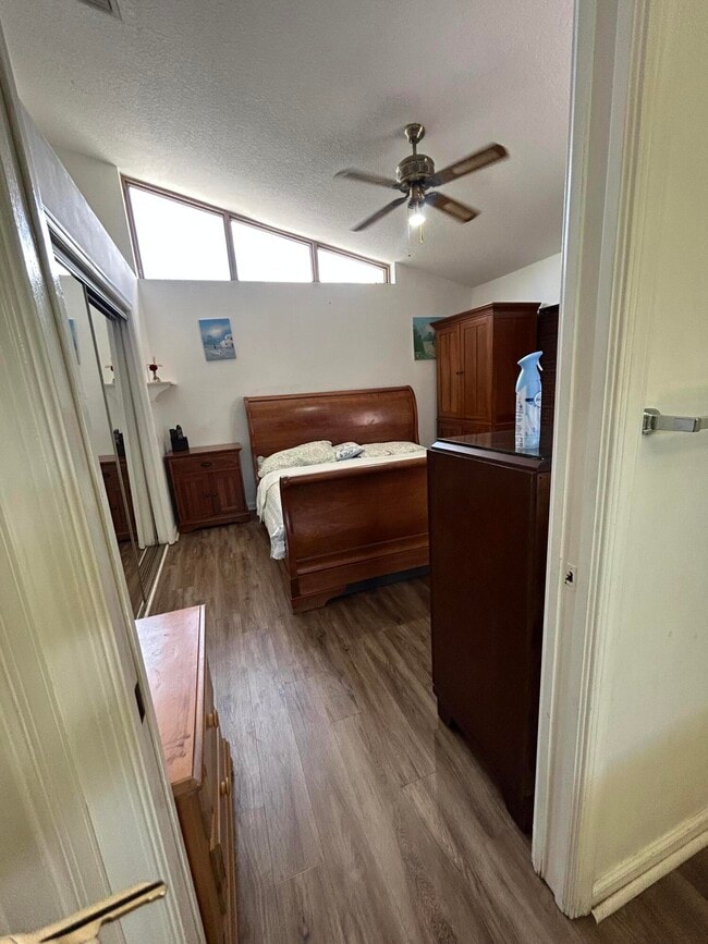 Building Photo - 1593 Hawthorne Pl