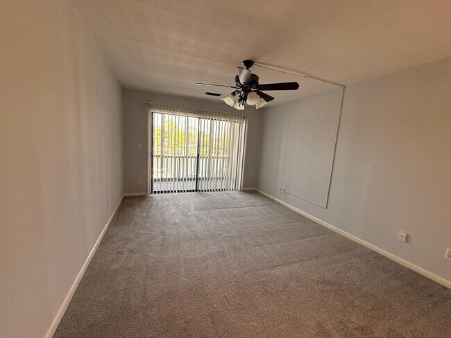 Building Photo - 300 Yacht Club Dr