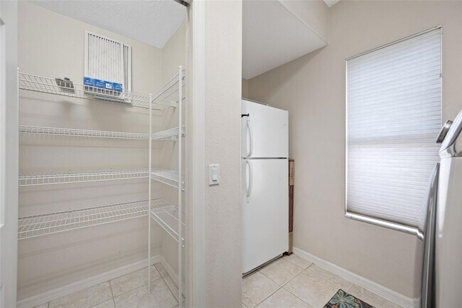 Building Photo - 10675 Park Pl Dr