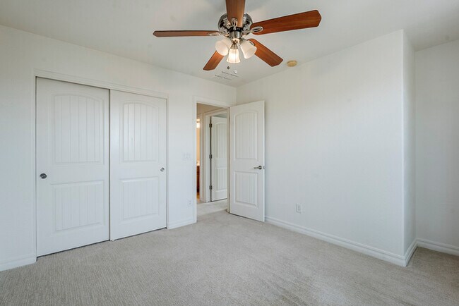 Building Photo - 2744 E Donato Dr