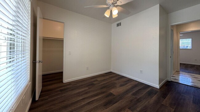 Building Photo - 539 Hidalgo Ave