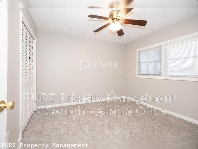 Building Photo - 2895 Lakemont Pl SW