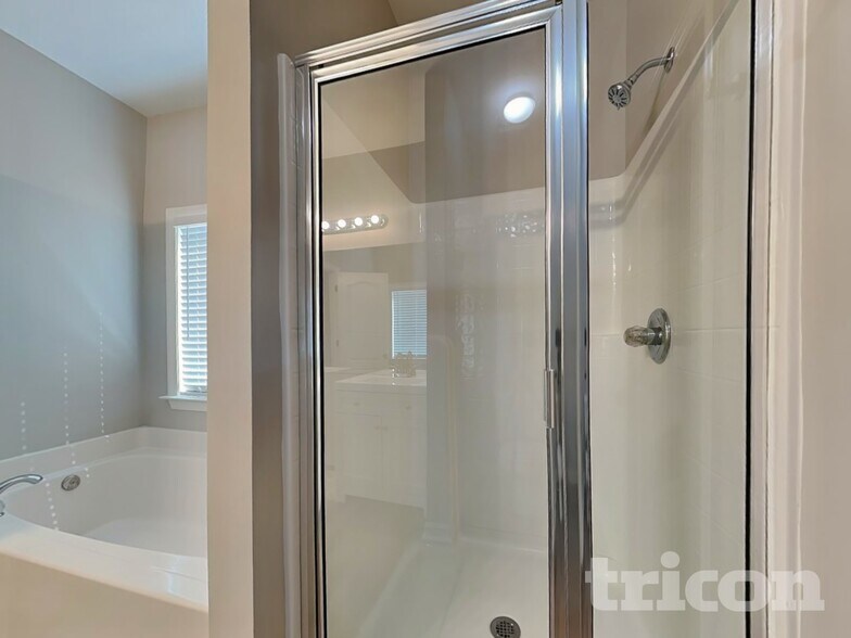 Building Photo - 1317 Preserve Park Dr