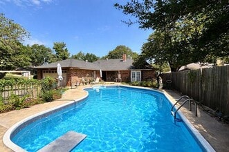 Building Photo - 2606 Cloud Ct