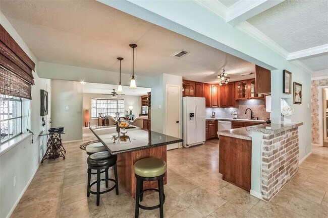 Building Photo - 6911 Sprigg St