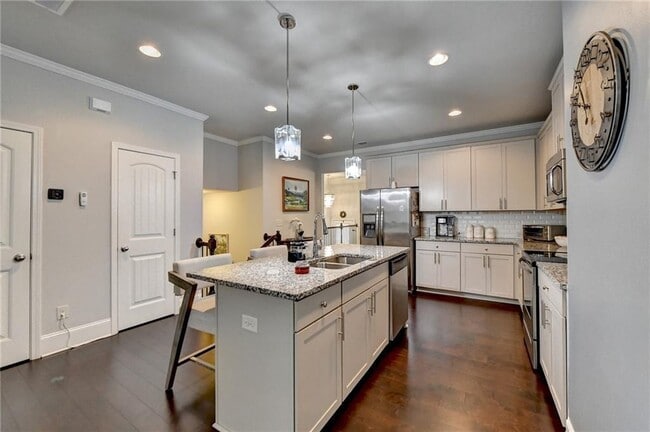 Building Photo - 2185 Mission View Dr NW