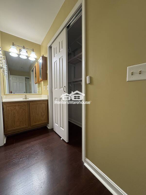 Building Photo - 1310 Sheridan Pl