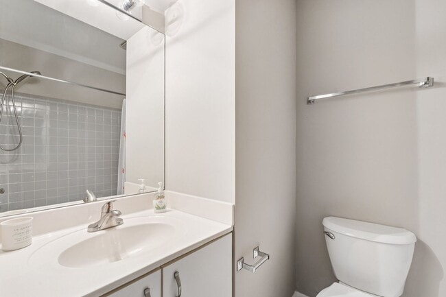 Building Photo - This is Reston living at its finest!