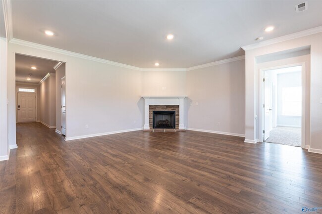 Building Photo - 22654 Regent Dr