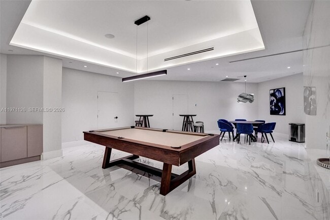 Building Photo - 1000 W Island Blvd