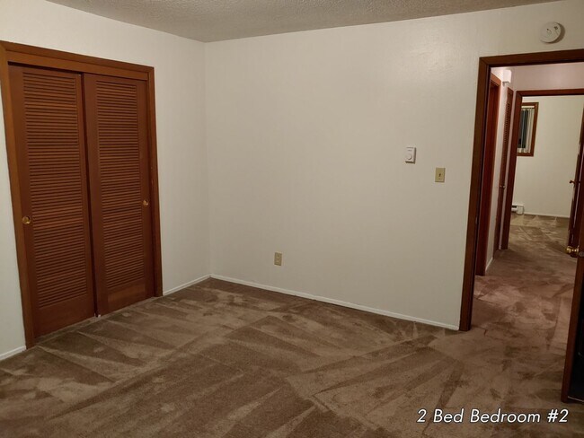Building Photo - GREAT ground FLOOR pet FRIENDLY  apartment HOME in MT TABOR!