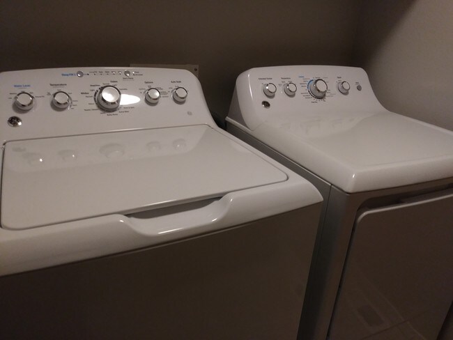 Building Photo - 5656 S Onaga Pl