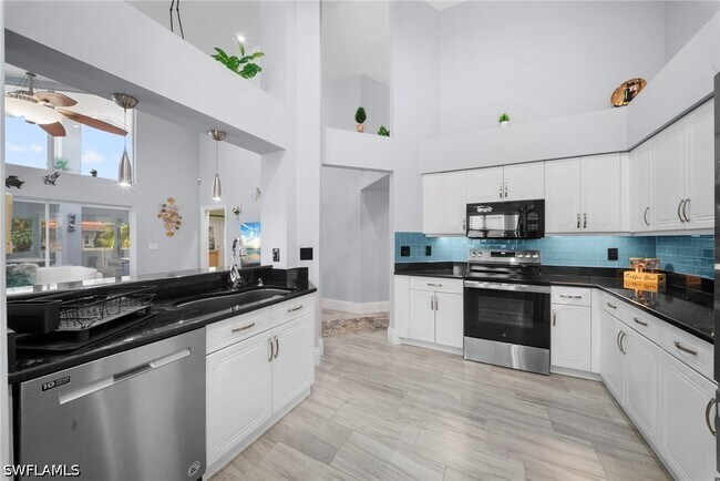 Building Photo - 159 Lady Palm Dr