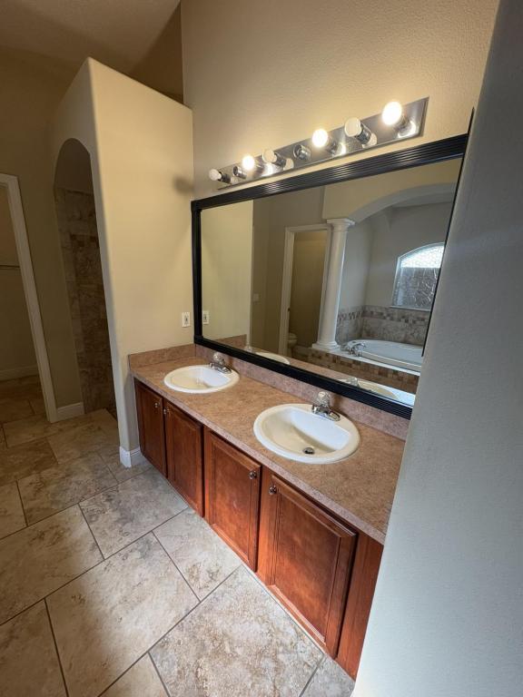 Building Photo - 6117 Whimbrelwood Dr