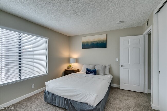 Building Photo - 6585 Minton Ct