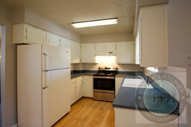 Building Photo - Beautiful 4Bd/2Ba Home for Rent