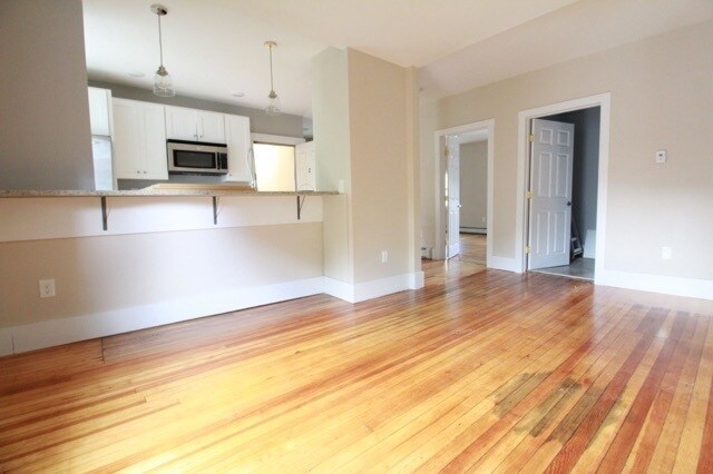 Building Photo - 263 Brown St