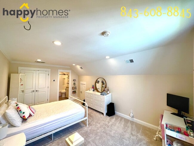 Building Photo - 4/3.5 Home at Carolina Bay in West Ashley!