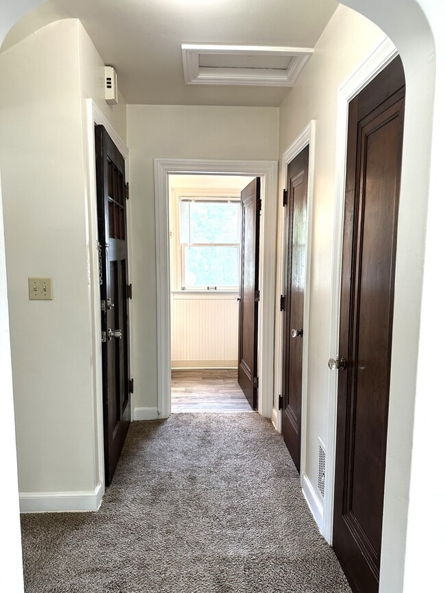 Building Photo - 820 Clay St