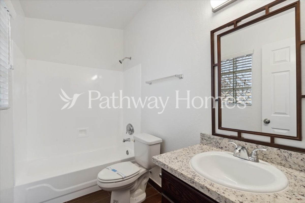 Building Photo - 774 S Ocotillo Dr
