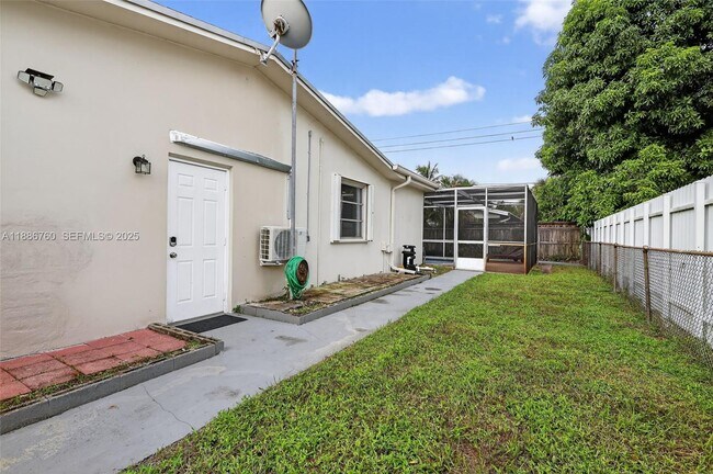 Building Photo - 1820 N 56th Ave