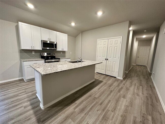 Building Photo - 491 Dalloway St