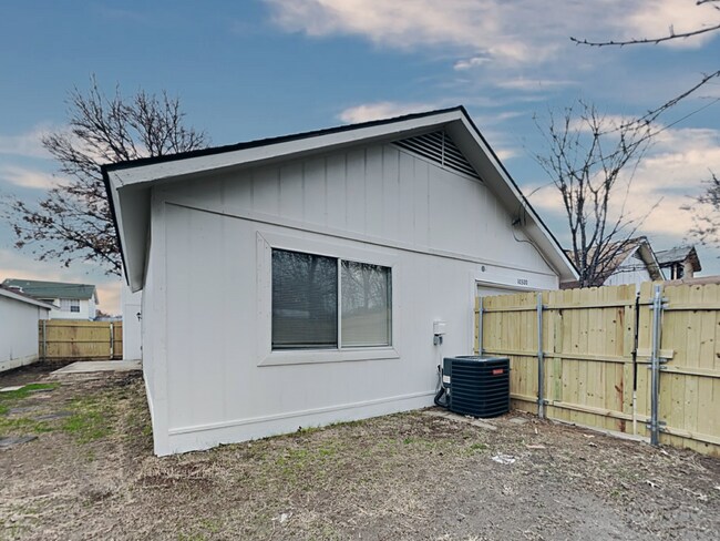 Building Photo - Newly Renovated Single Family Home | 3 BR/2BA | Near Downtown Dallas!