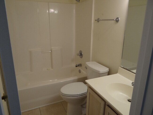 Building Photo - Lovely 3 bedroom 2 bath home in 55 and older neighborhood with 2 car garage