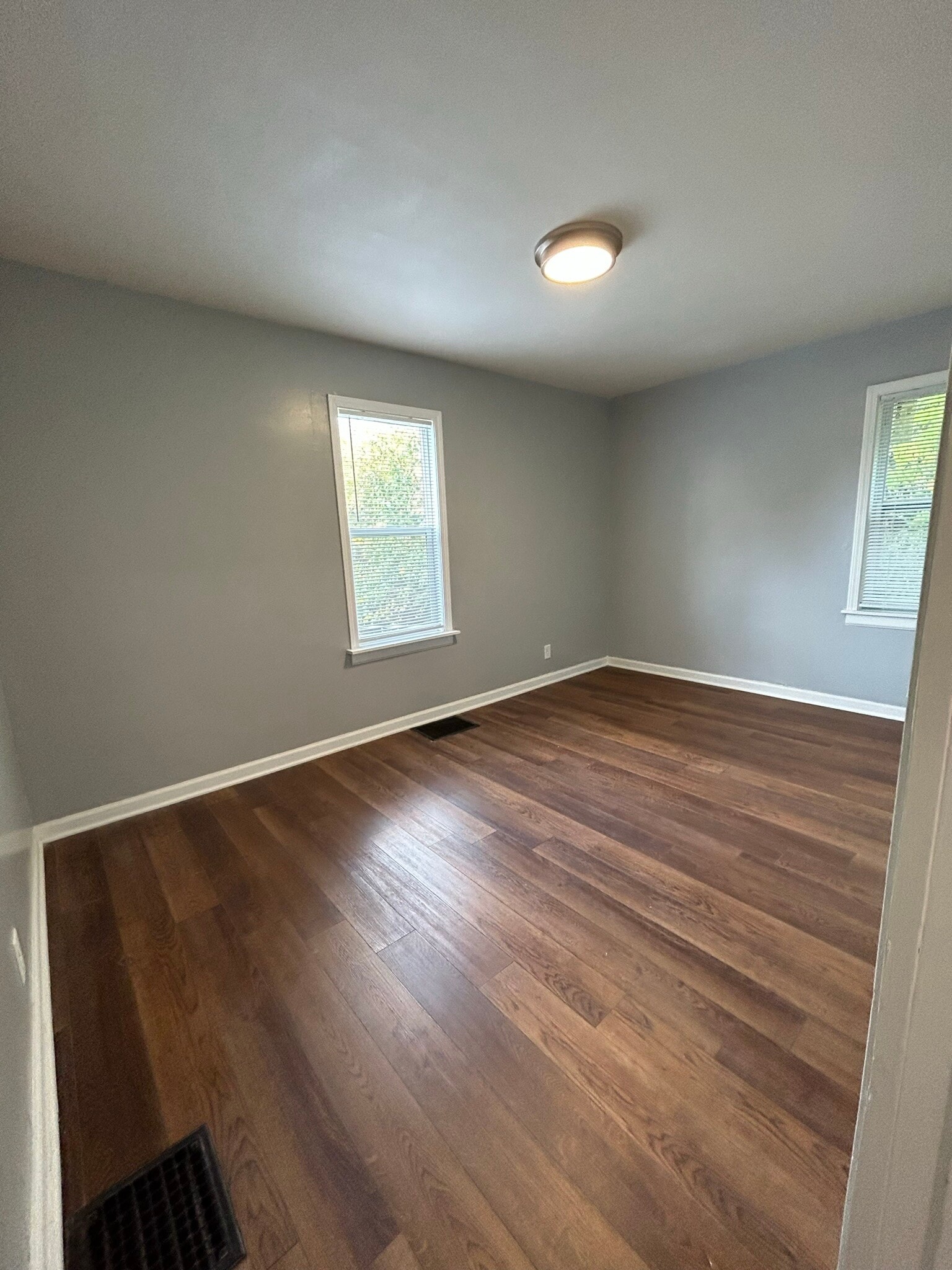 Building Photo - 3923 Millersville Dr