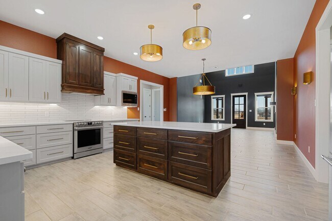 Building Photo - 405 Waggoner Ln