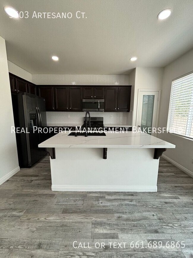 Building Photo - 5603 Artesano Ct