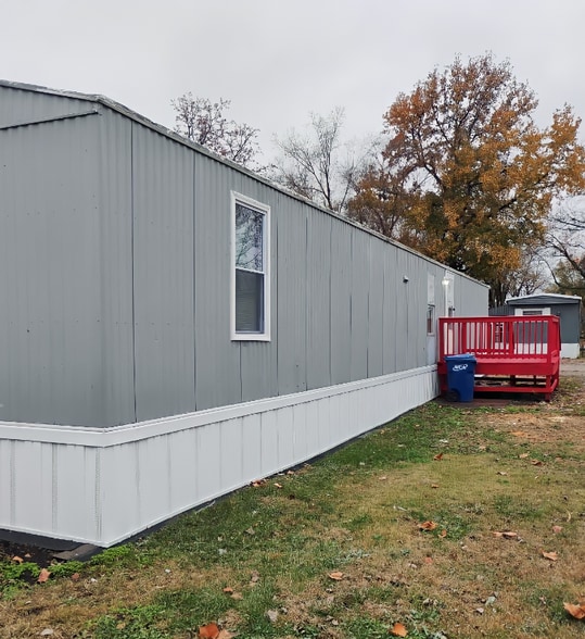 Building Photo - 154 Rainbow Dr