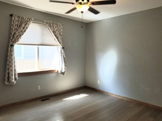 Building Photo - Adorable 2 Bedroom House- Great Location!