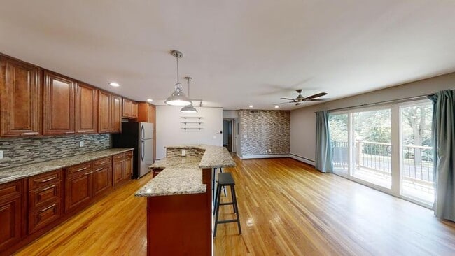 Building Photo - 1261 Island Dr