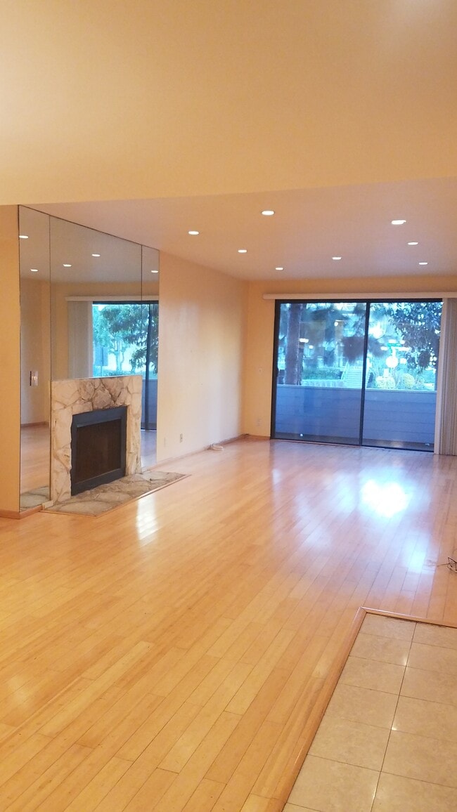 Building Photo - 311 Bora Bora Way