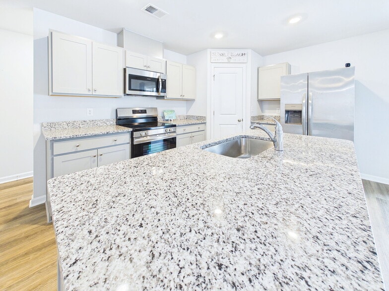 Building Photo - 7047 Woodline Dr SW