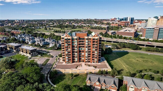 Building Photo - 200 Lakefront Blvd