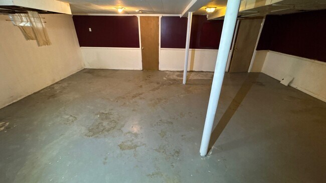 Building Photo - 5908 Ashby Ln