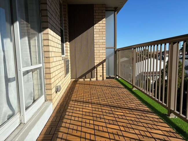 Building Photo - 1 Bedroom 1.5 Bath in Stamford