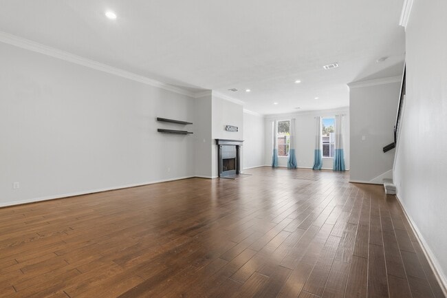Building Photo - 9419 Stonehouse Ln