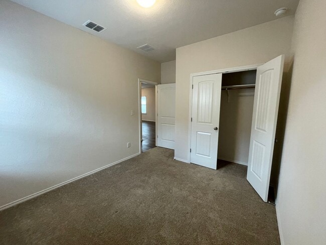 Building Photo - Charming 3x2 Rental Home in New Braunfels, TX!