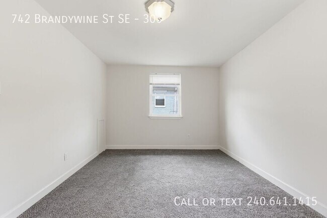 Building Photo - 742 Brandywine St SE