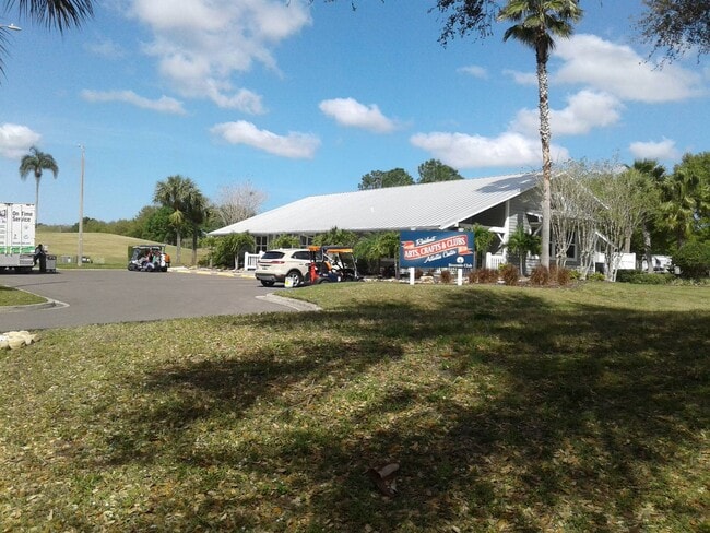 Building Photo - 2113 Sawgrass Ln