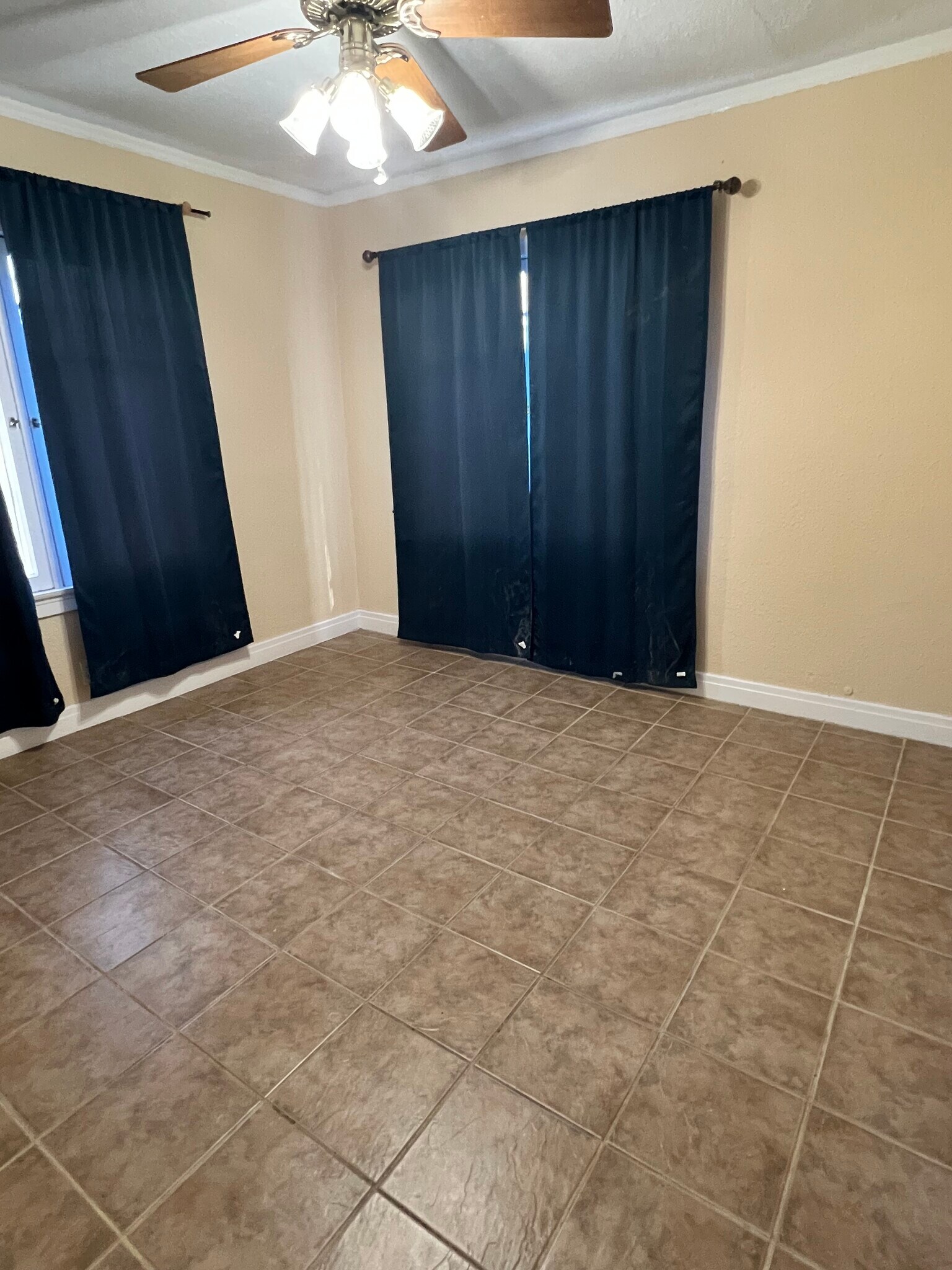 Building Photo - 3739 Farnham Pl