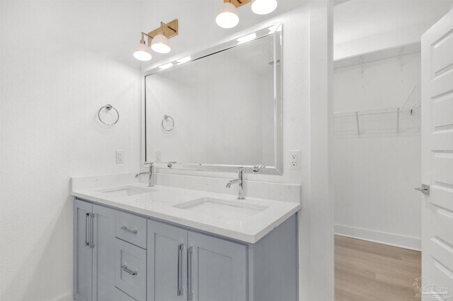 Building Photo - 17 N L St