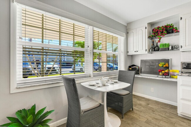 Building Photo - 5505 N Ocean Blvd