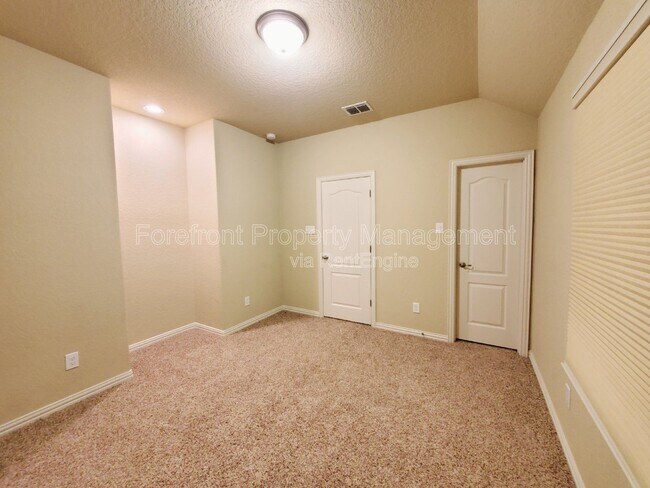 Building Photo - 11927 Jasmine Way