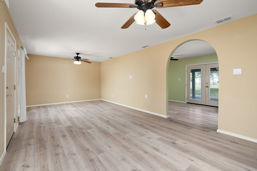 Building Photo - 4800 Mile 6 Rd