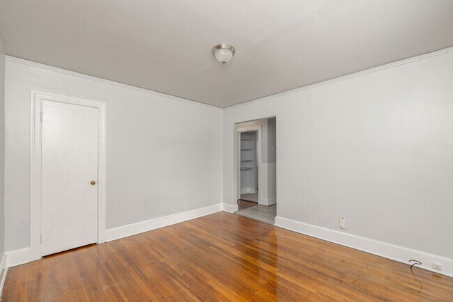 Building Photo - 103/105 Indiana Ln